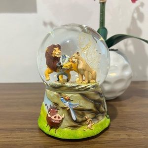 vintage Disney’s The Lion King musical snow globe